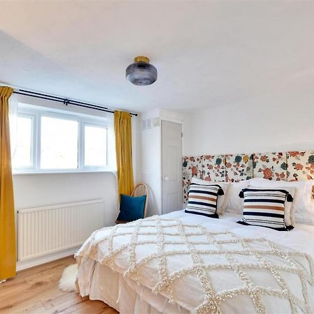 Nine The Boathouse Apartment Рай Екстериор снимка