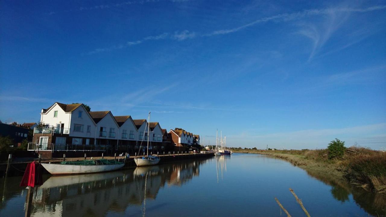 Nine The Boathouse Apartment Рай Екстериор снимка