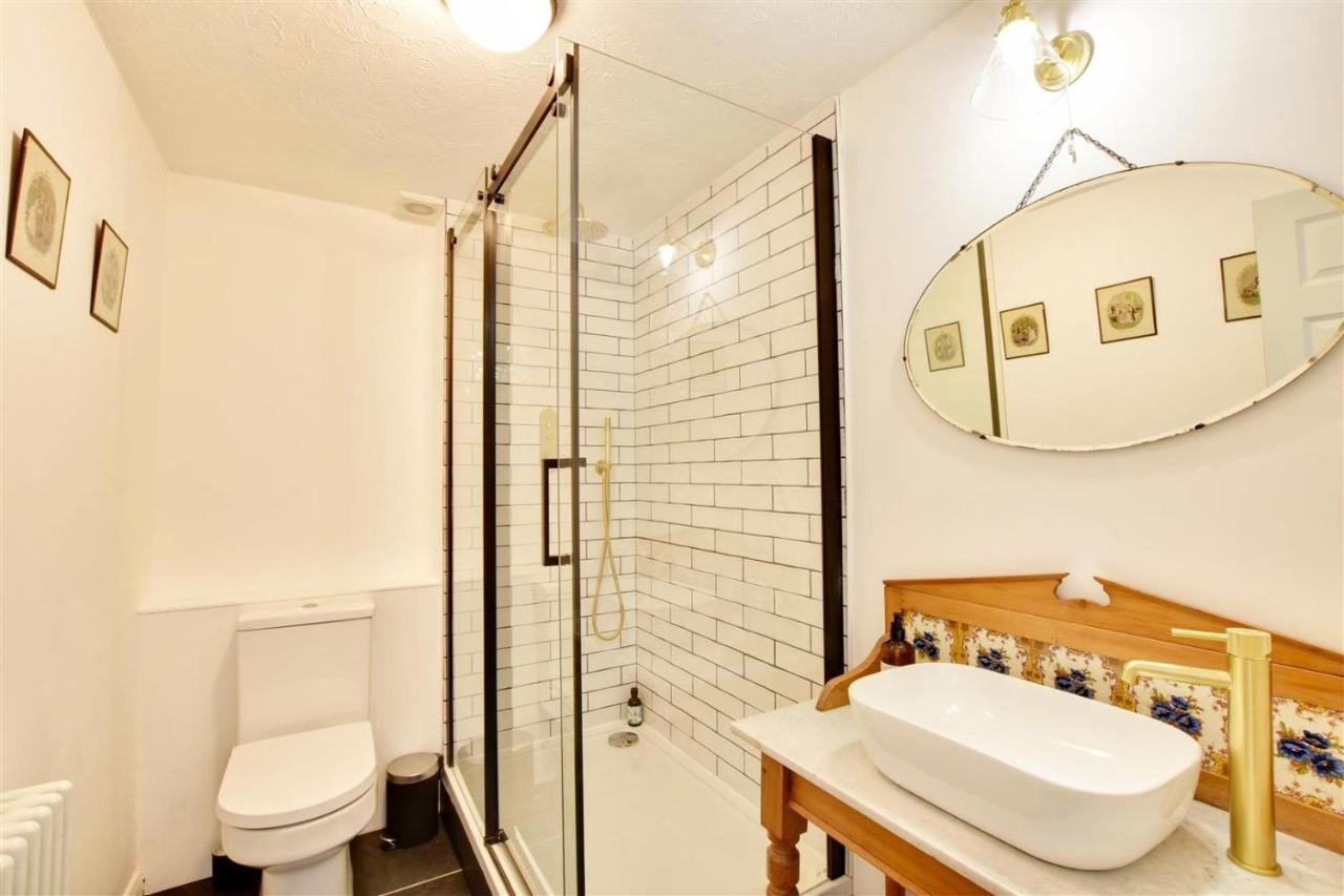 Nine The Boathouse Apartment Рай Екстериор снимка